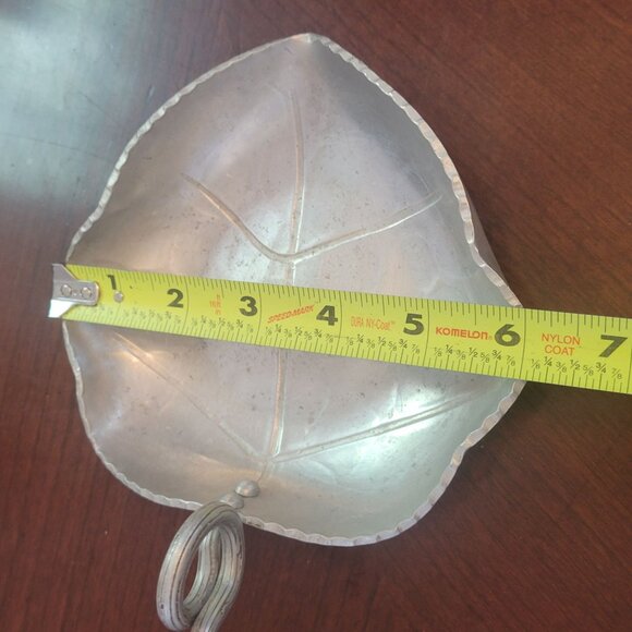 Benelium Pewter Leaf-Shaped Dish With Loop Handle - Picture 5 of 5